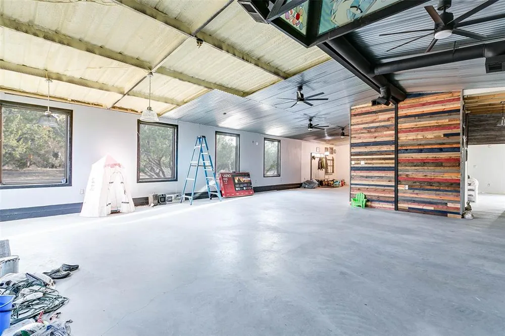 COX RD Robert Lee, TX 76945