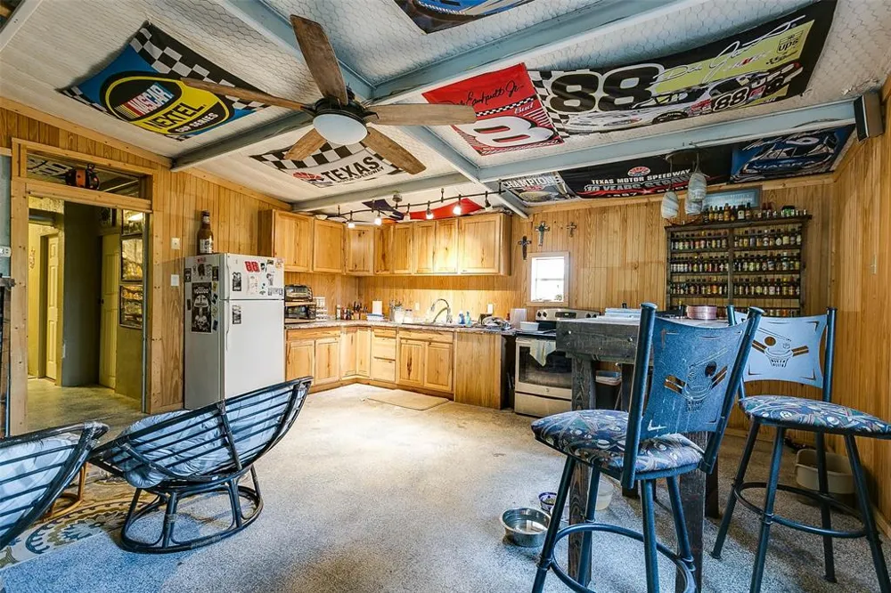 COX RD Robert Lee, TX 76945