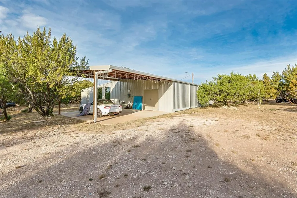 COX RD Robert Lee, TX 76945