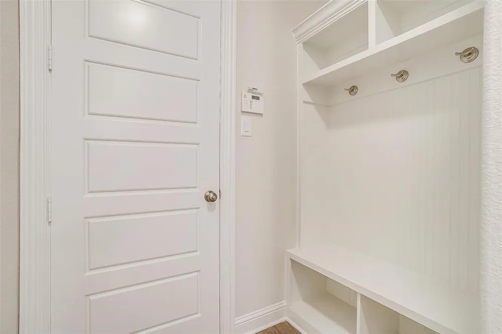 822 Summer Grove Midlothian, TX 76065