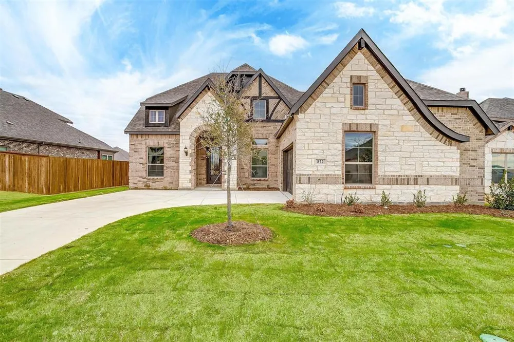 822 Summer Grove Midlothian, TX 76065
