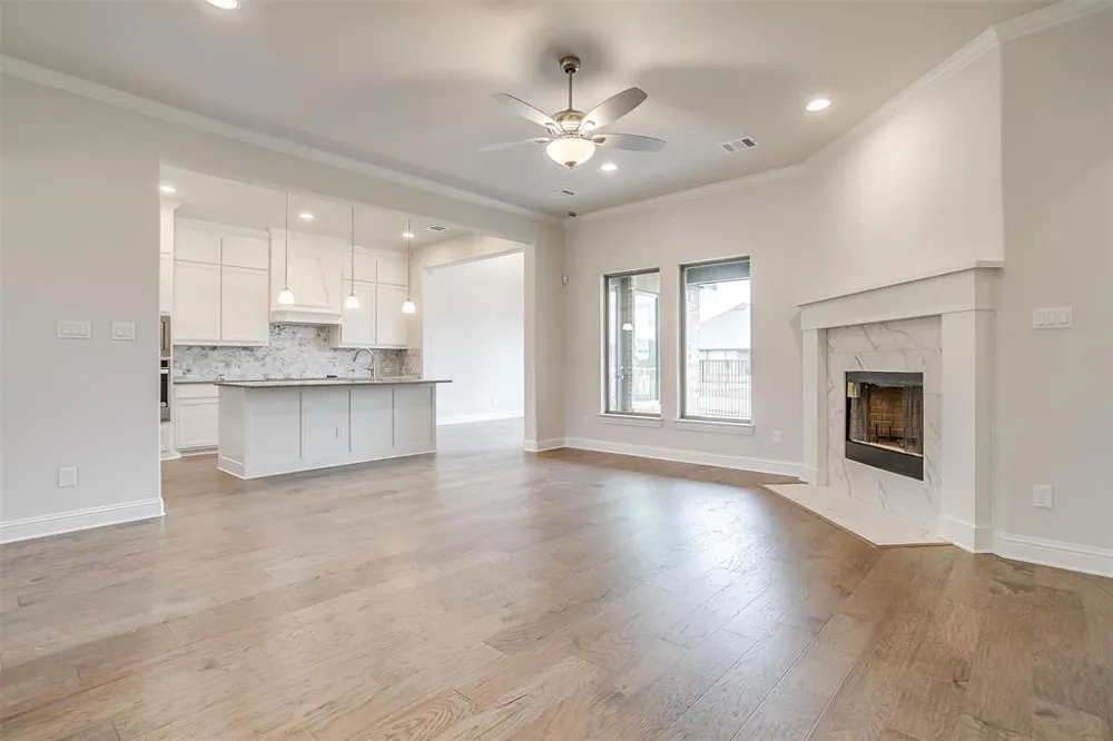 822 Summer Grove Midlothian, TX 76065
