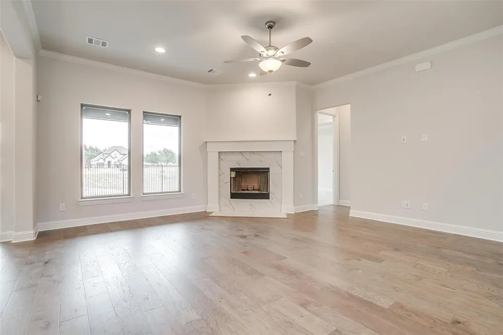 822 Summer Grove Midlothian, TX 76065