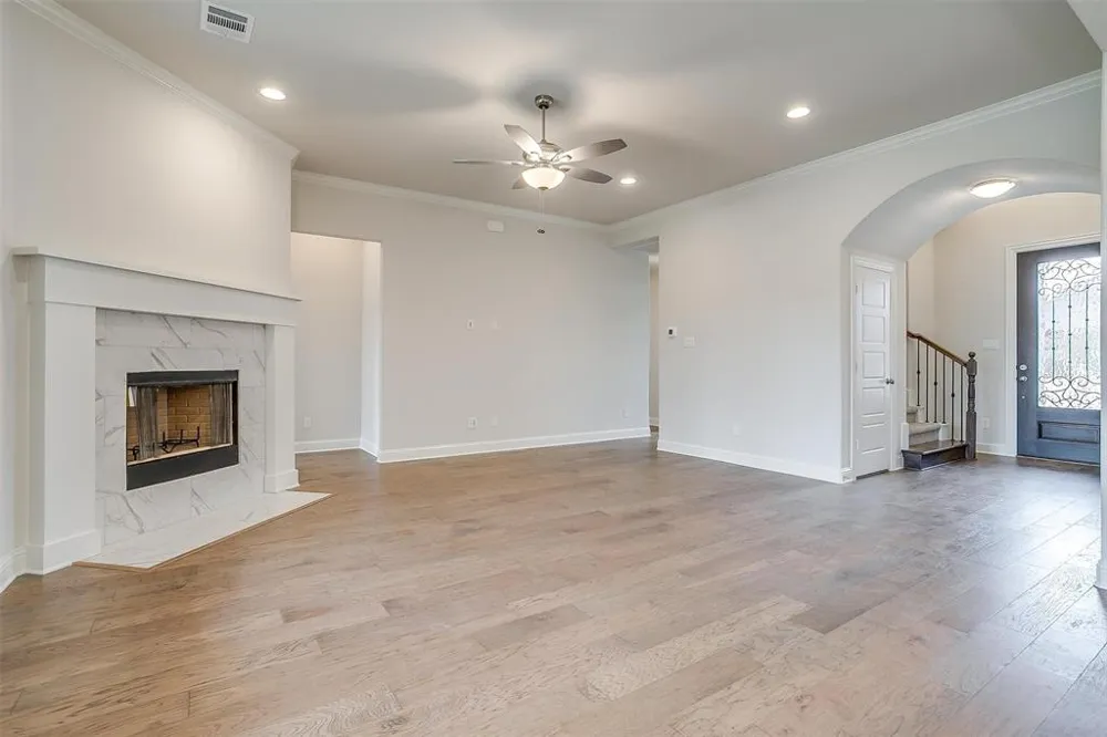 822 Summer Grove Midlothian, TX 76065