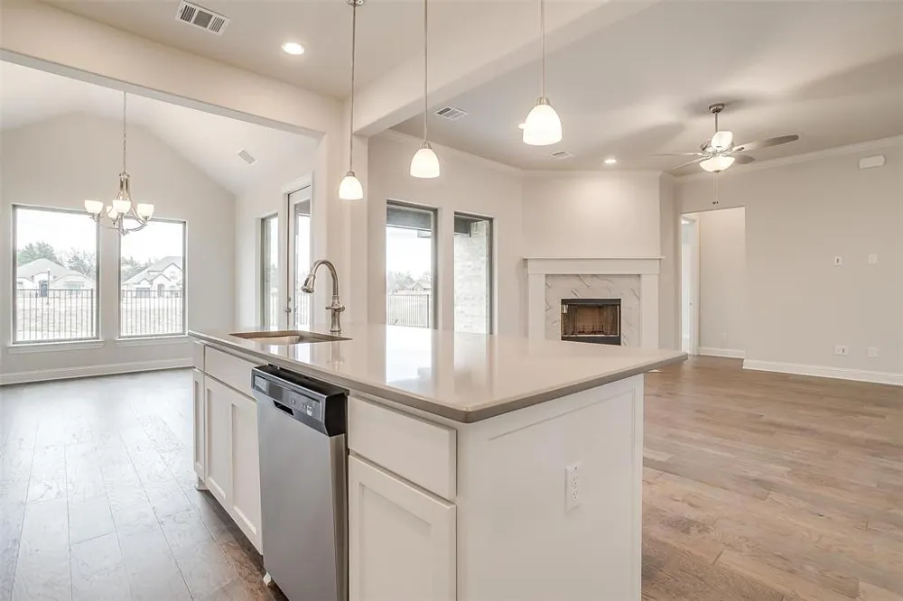 822 Summer Grove Midlothian, TX 76065