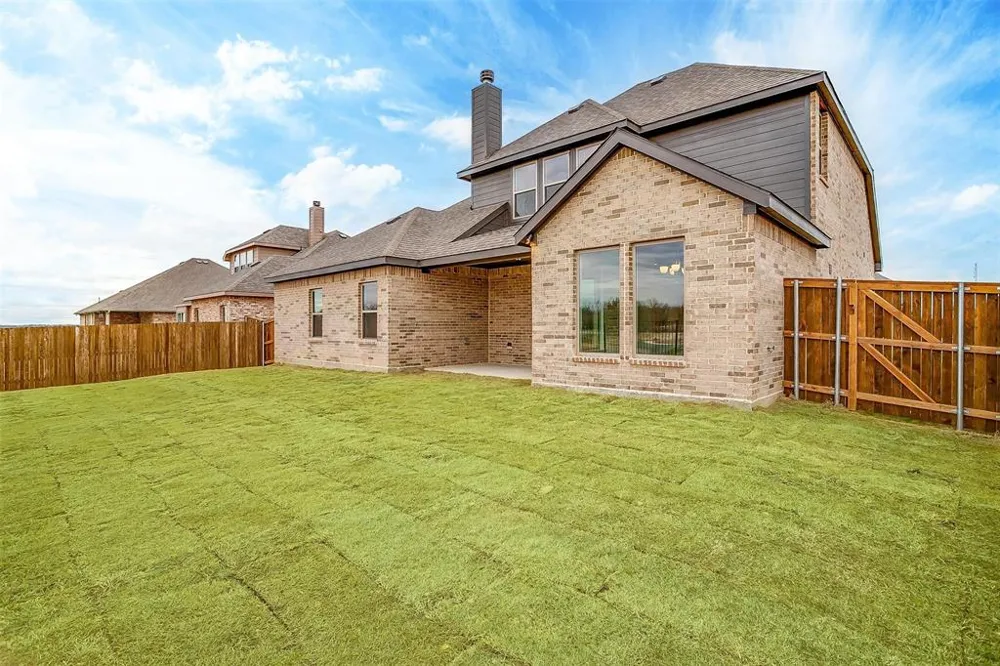 822 Summer Grove Midlothian, TX 76065