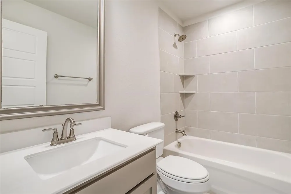 822 Summer Grove Midlothian, TX 76065