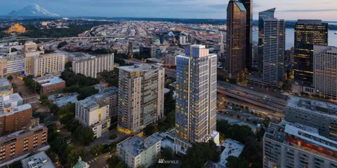 800 Columbia Street #908