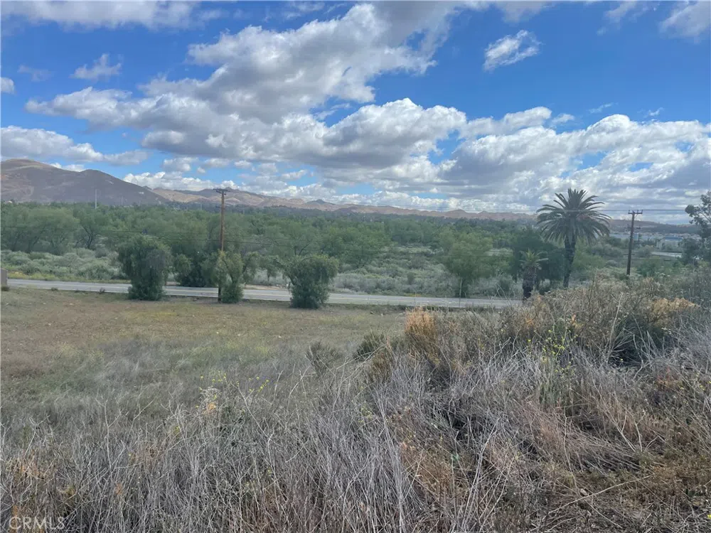 15 Kee Avenue Lake Elsinore, CA 92530