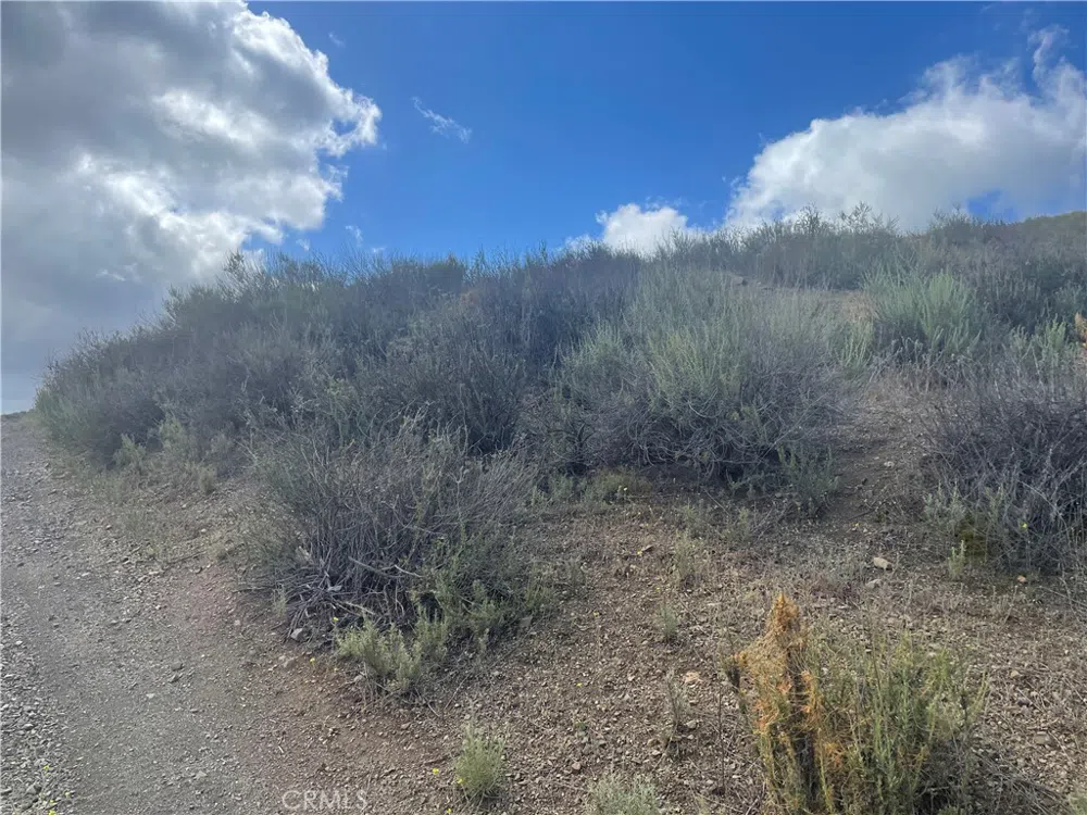 15 Kee Avenue Lake Elsinore, CA 92530