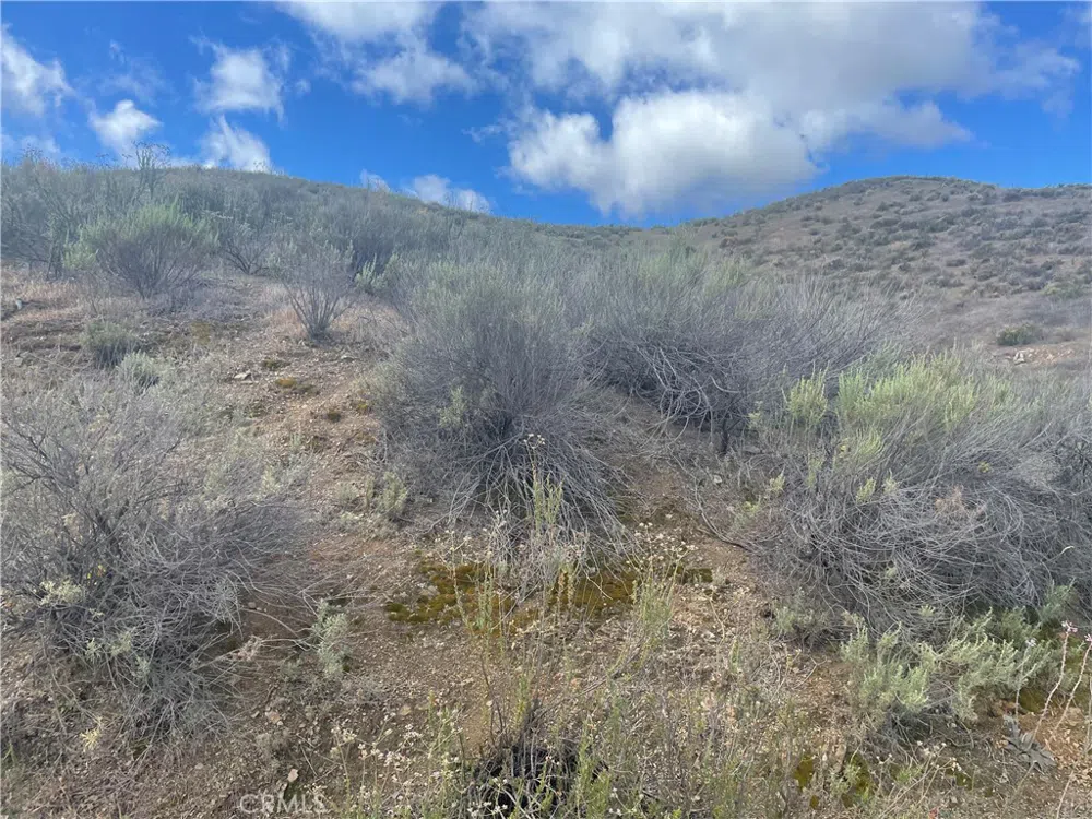 15 Kee Avenue Lake Elsinore, CA 92530