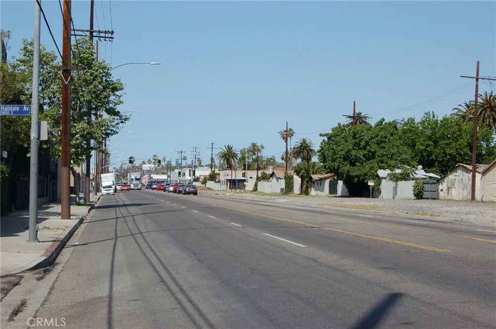 1442 W SLAUSON AVENUE Los Angeles, CA 90047
