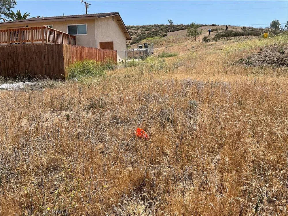 16 Riverside Drive Lake Elsinore, CA 92530