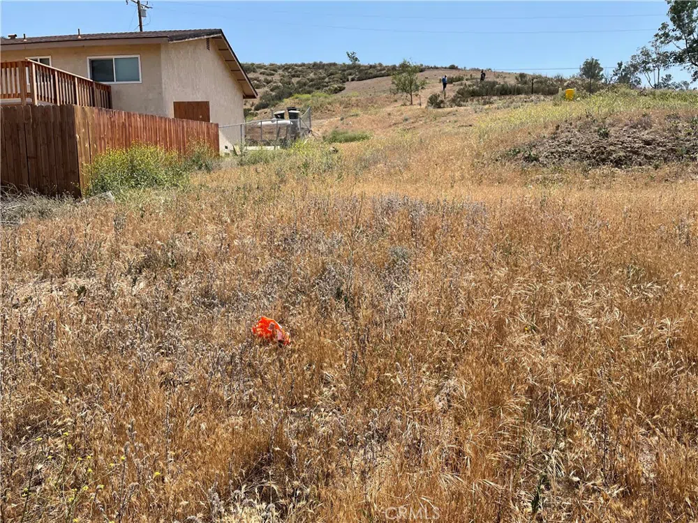 16 Riverside Drive Lake Elsinore, CA 92530