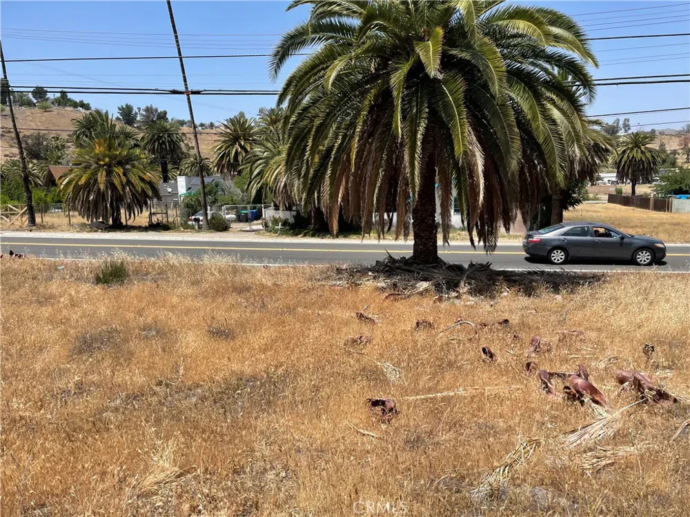16 Riverside Drive Lake Elsinore, CA 92530