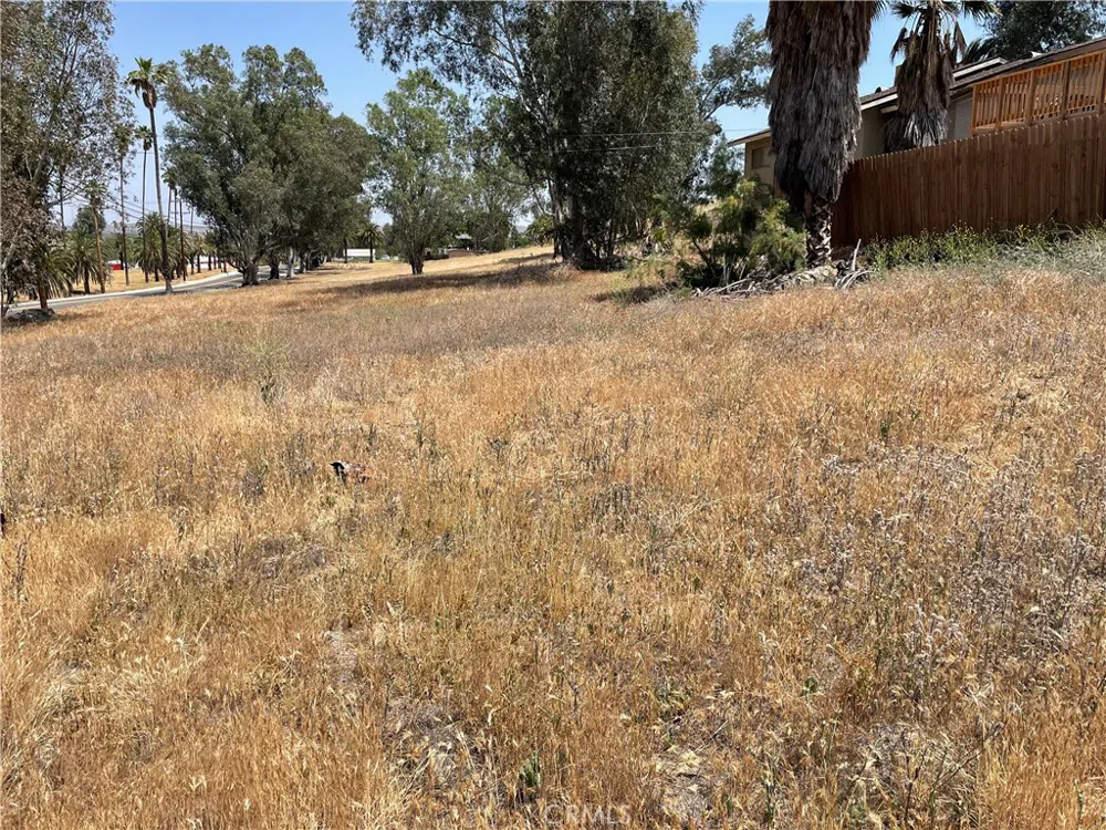 16 Riverside Drive Lake Elsinore, CA 92530