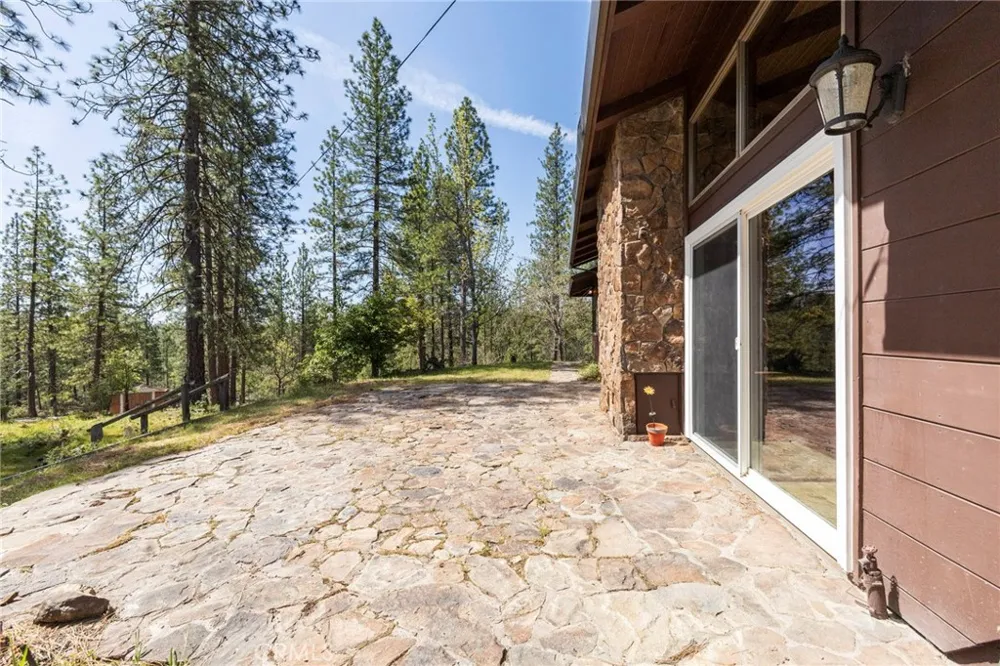 10379 Mcmahon Road Coulterville, CA 95311