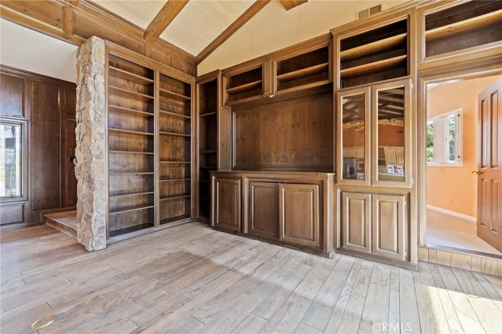 10379 Mcmahon Road Coulterville, CA 95311