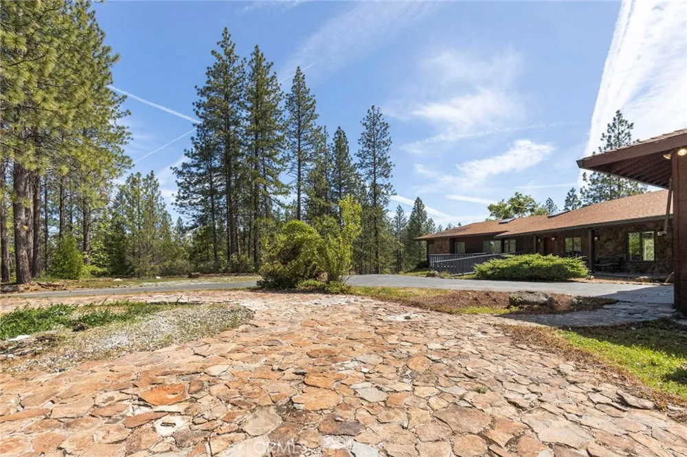 10379 Mcmahon Road Coulterville, CA 95311