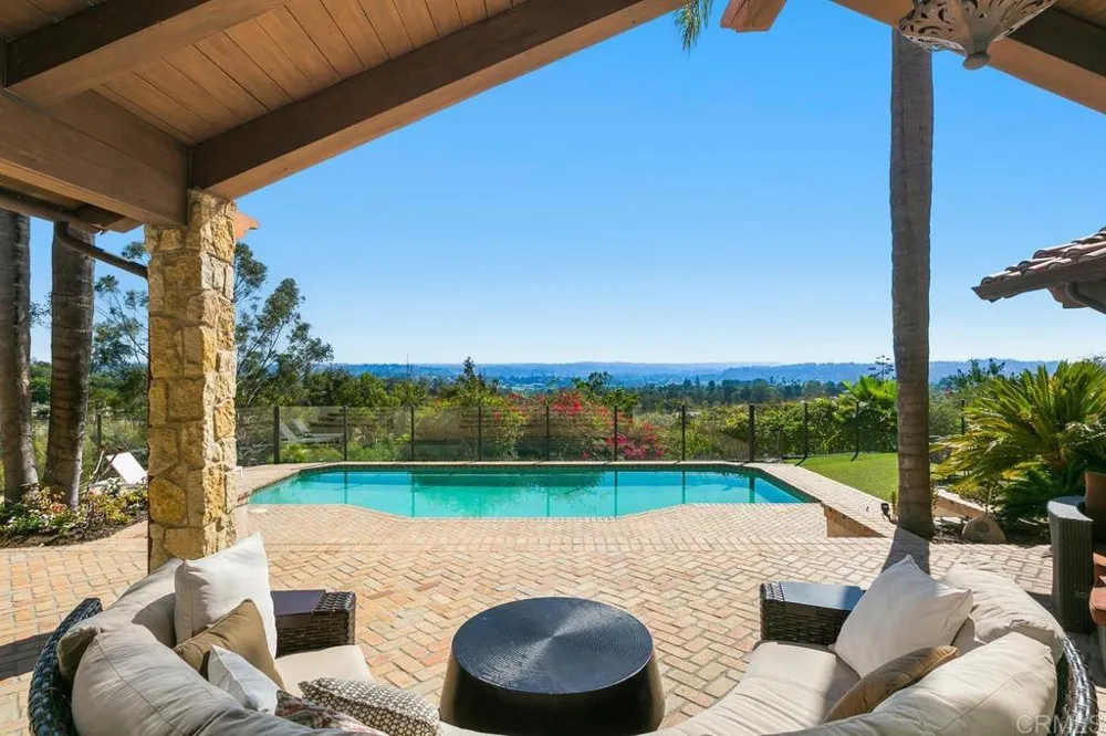 17140 El Mirador Rancho Santa Fe, CA 92067