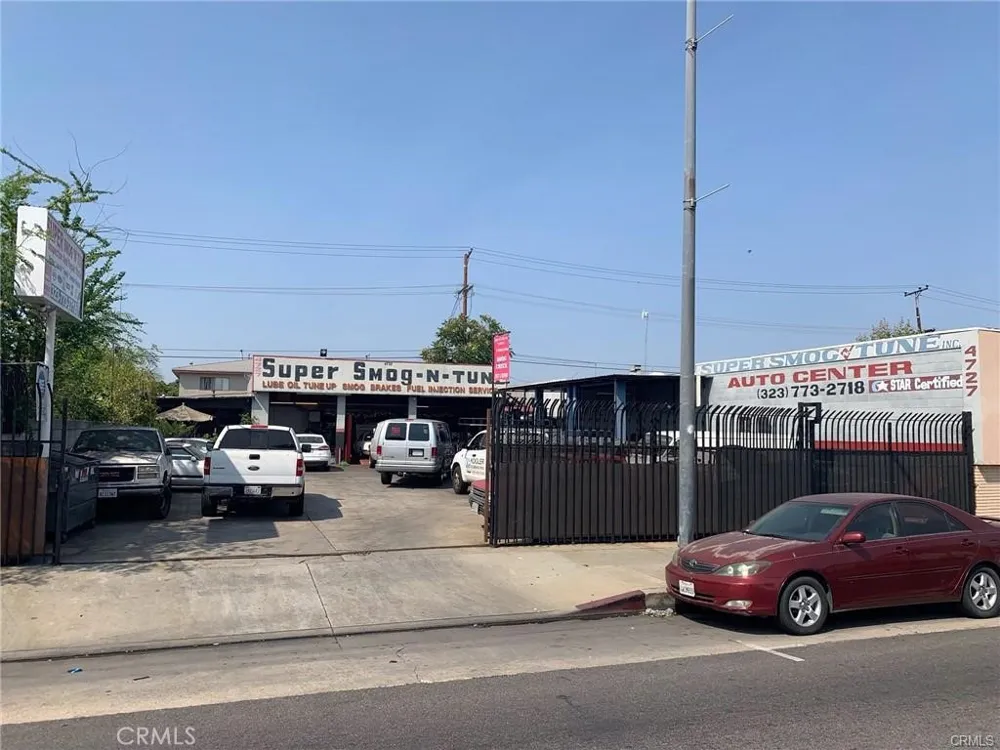 4727 Slauson Avenue Maywood, CA 90270