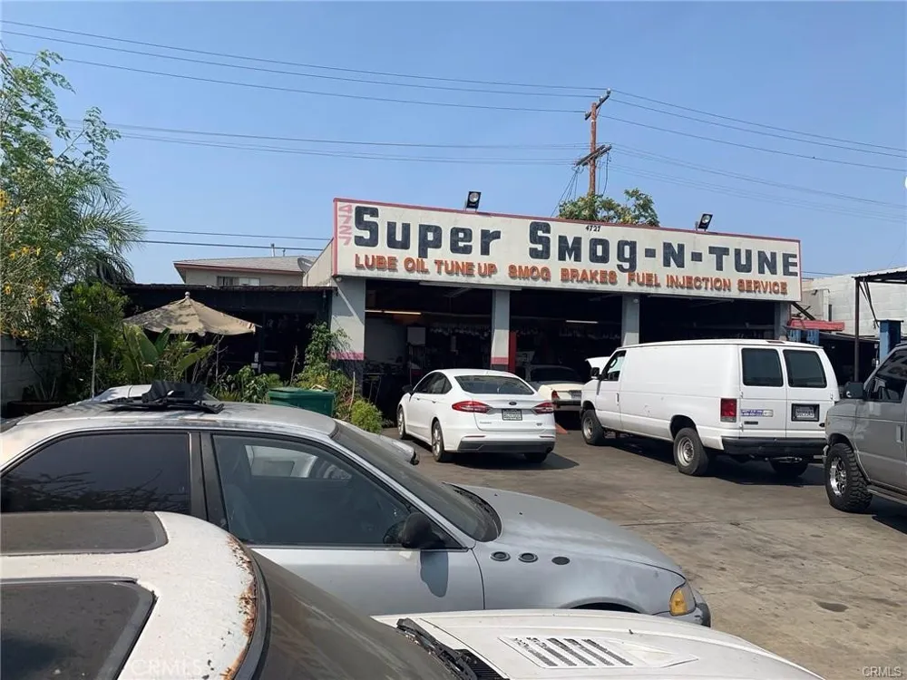 4727 Slauson Avenue Maywood, CA 90270