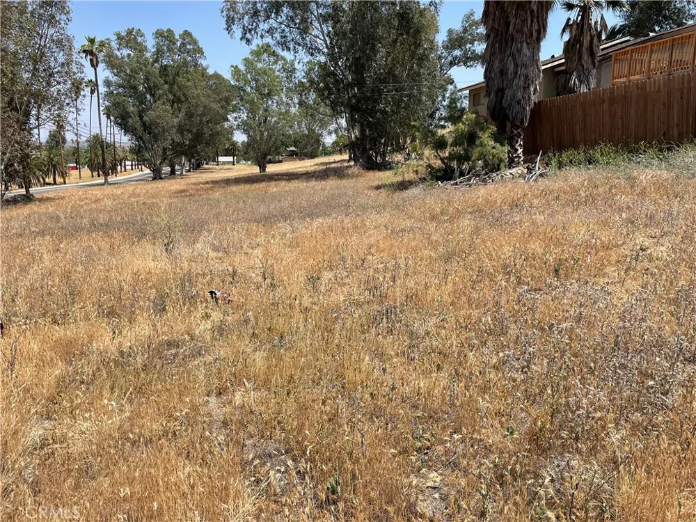 15 Riverside Drive Lake Elsinore, CA 92530