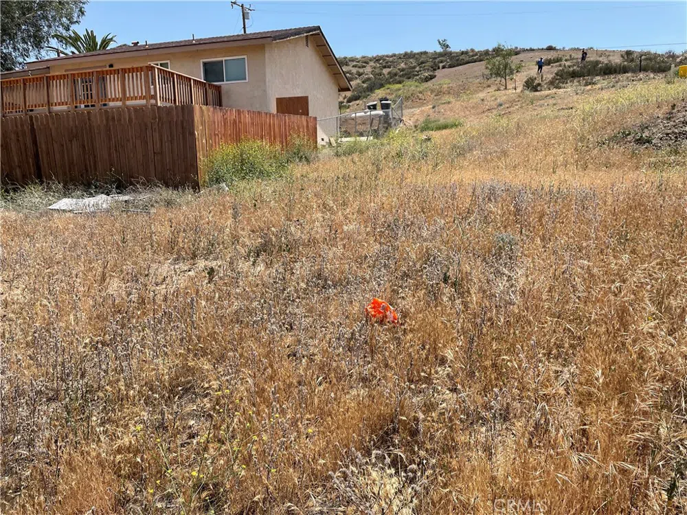 15 Riverside Drive Lake Elsinore, CA 92530