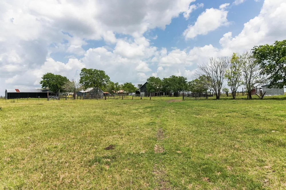 1230 Fm 155 S Weimar, TX 78962