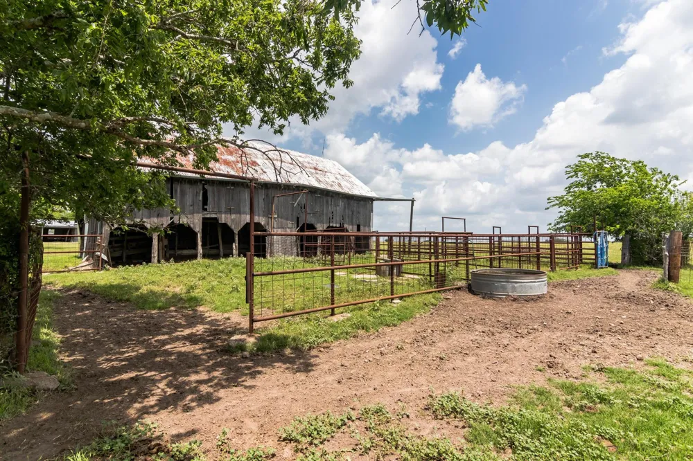 1230 Fm 155 S Weimar, TX 78962