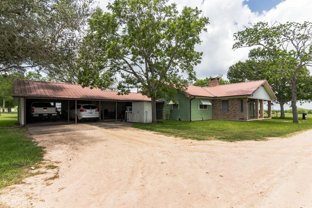1230 Fm 155 S Weimar, TX 78962