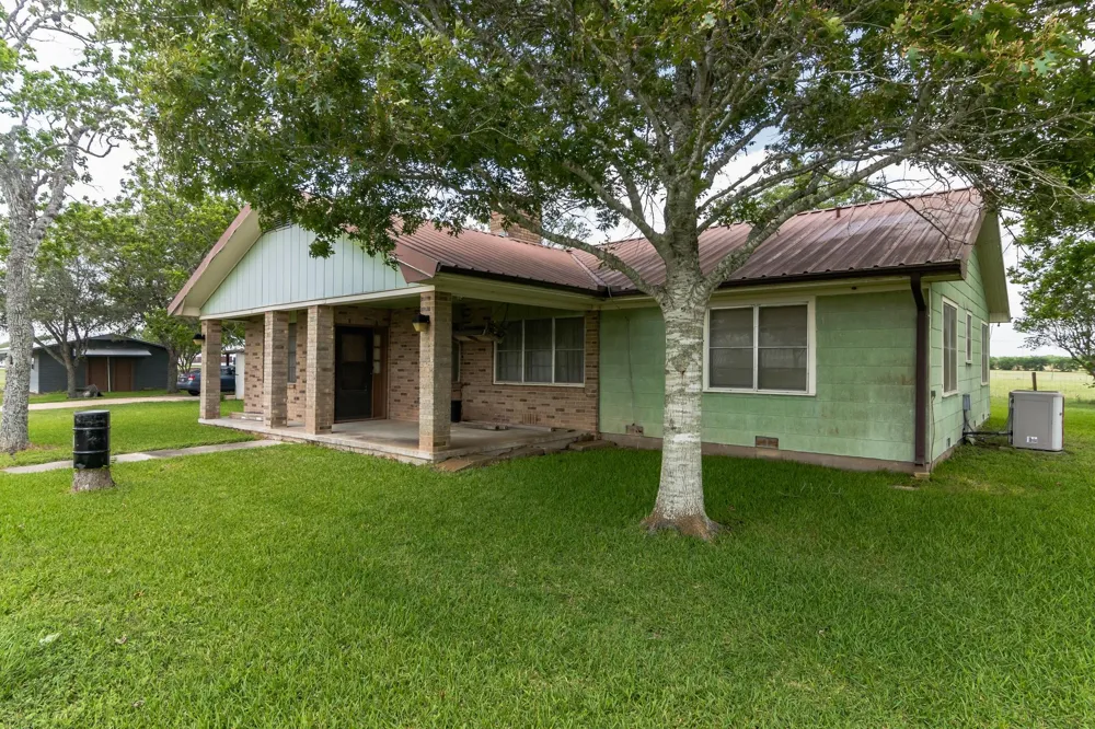 1230 Fm 155 S Weimar, TX 78962