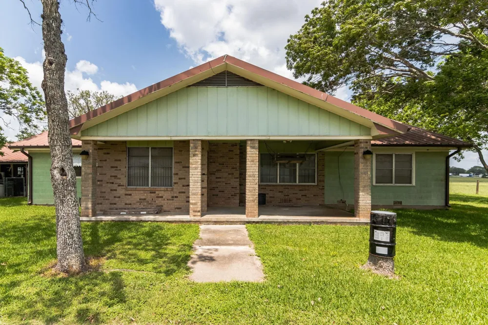 1230 Fm 155 S Weimar, TX 78962