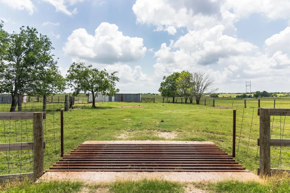 1230 Fm 155 S Weimar, TX 78962