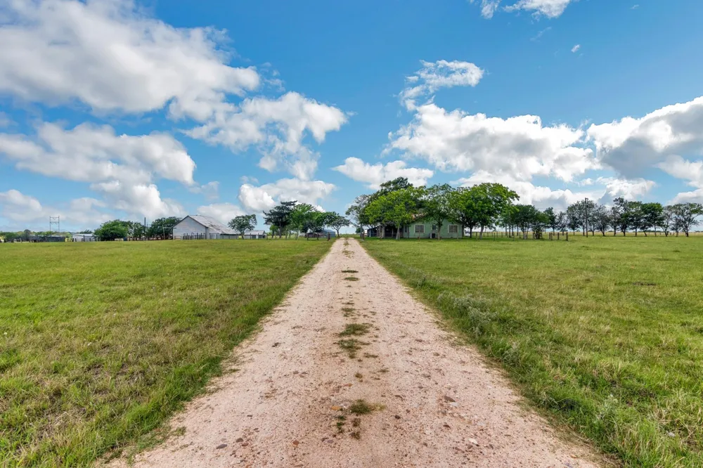 1230 Fm 155 S Weimar, TX 78962