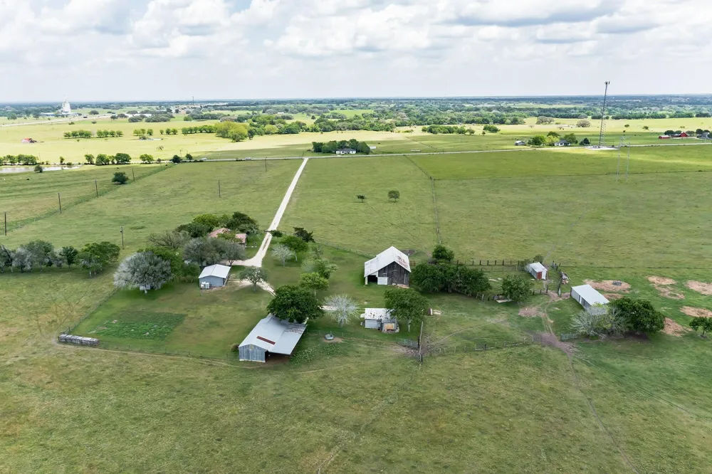 1230 Fm 155 S Weimar, TX 78962