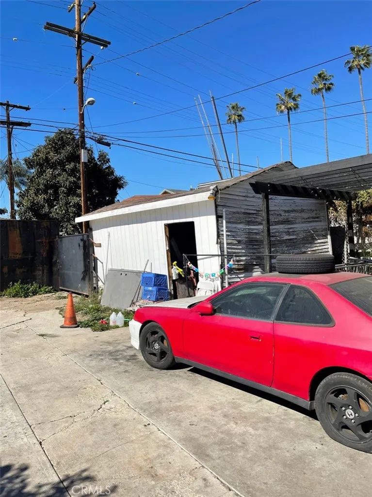 7019 Compton Avenue Los Angeles, CA 90001