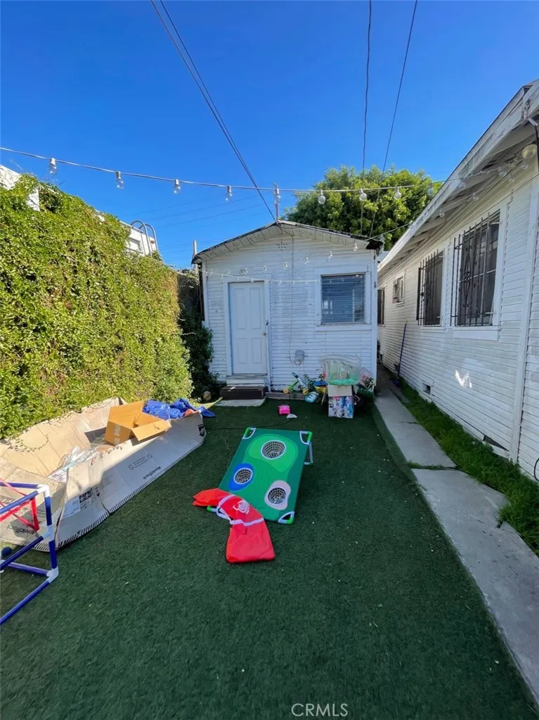 7019 Compton Avenue Los Angeles, CA 90001
