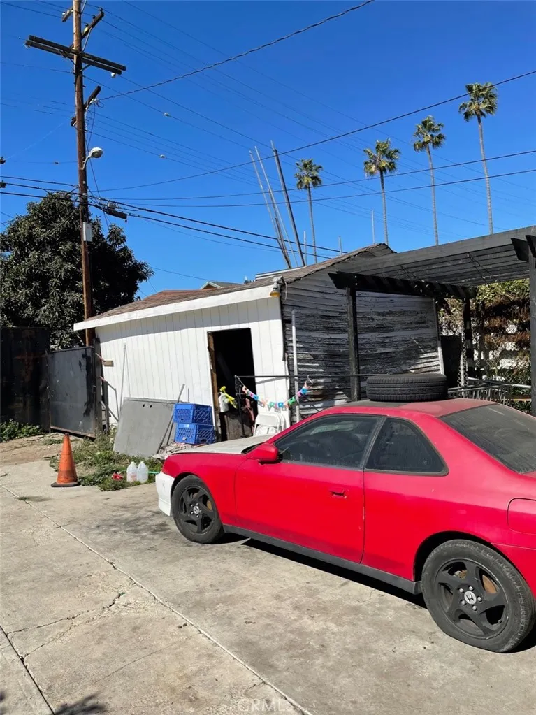 7019 Compton Avenue Los Angeles, CA 90001