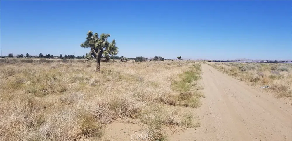 25 E Avenue L4 Palmdale, CA 93552