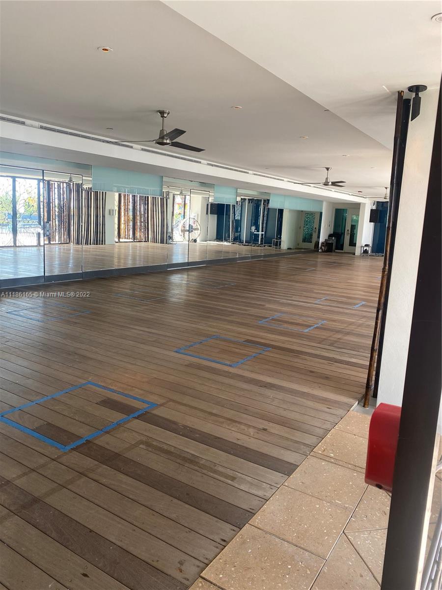 6801 Collins Ave #1102 (door 1111) Miami Beach, FL 33141