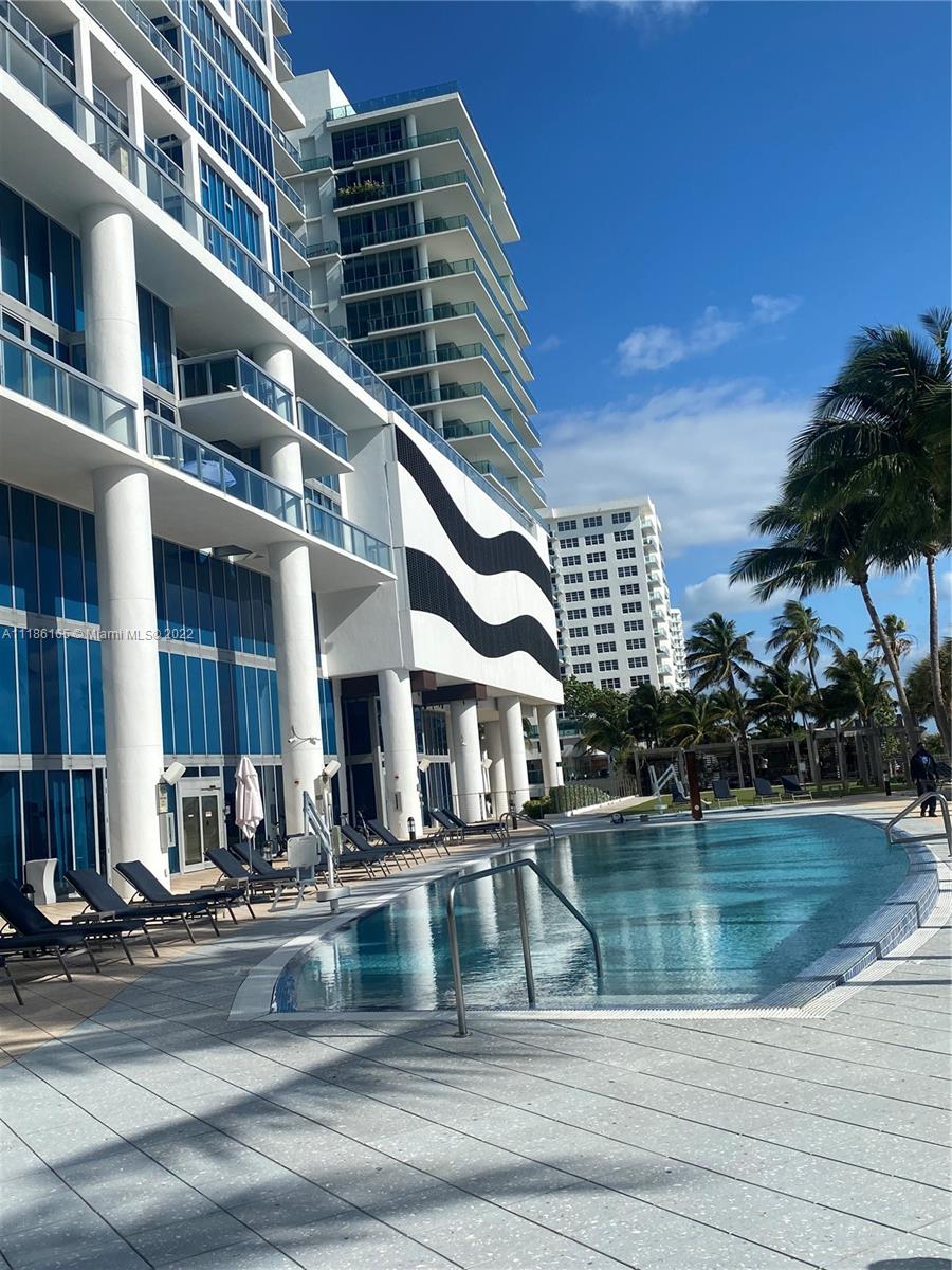 6801 Collins Ave #1102 (door 1111) Miami Beach, FL 33141