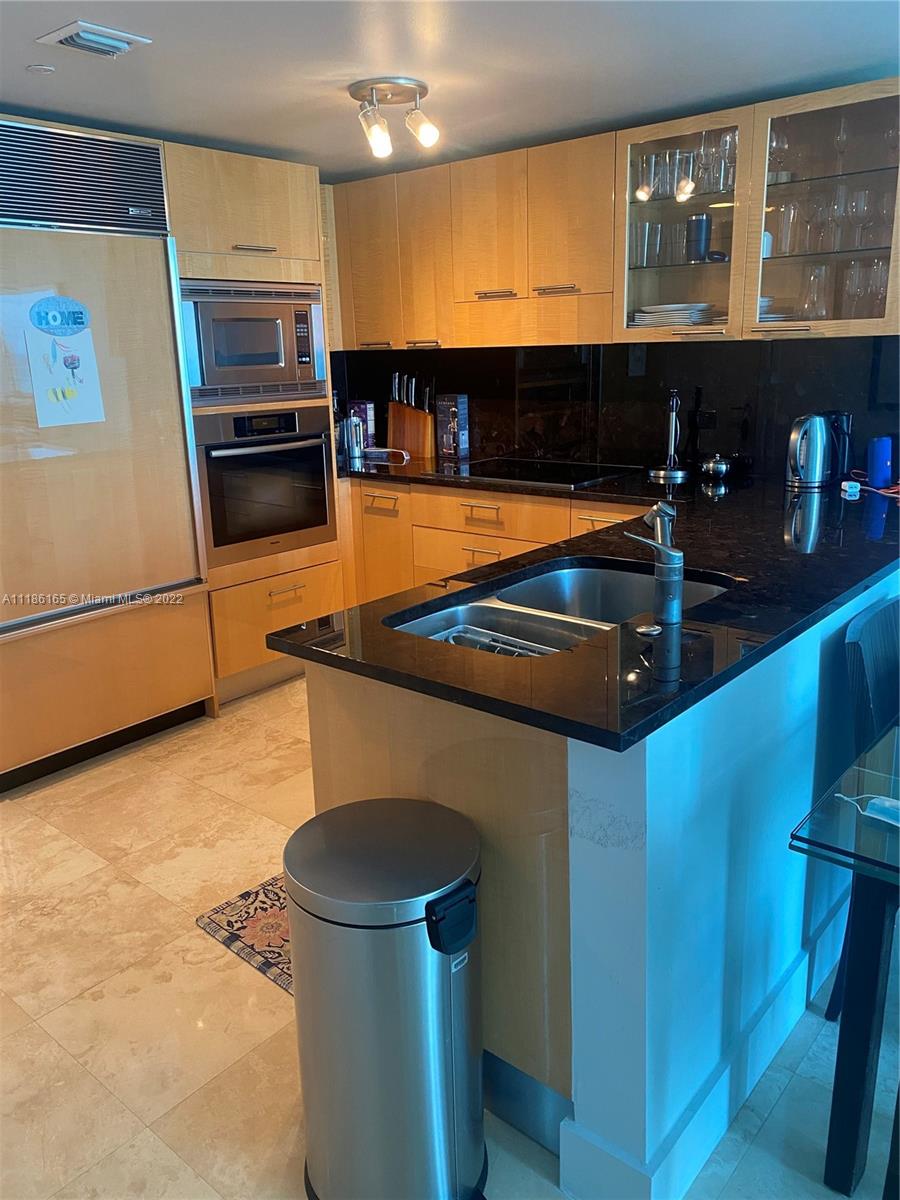 6801 Collins Ave #1102 (door 1111) Miami Beach, FL 33141