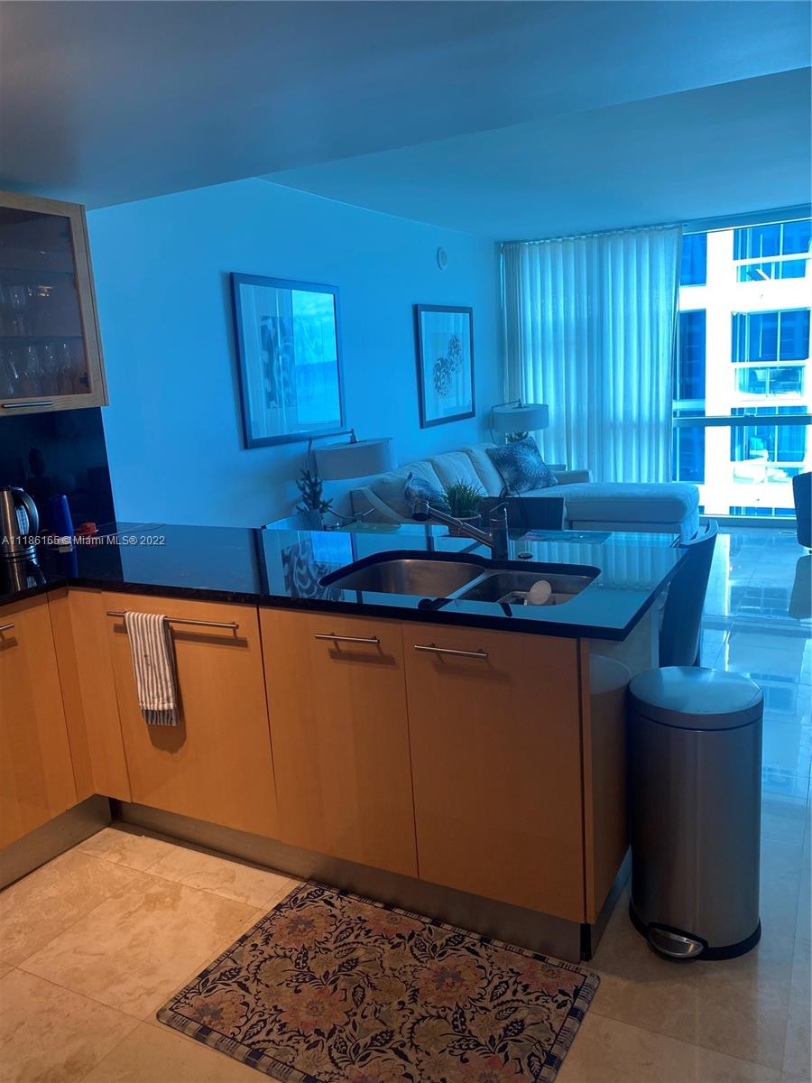 6801 Collins Ave #1102 (door 1111) Miami Beach, FL 33141