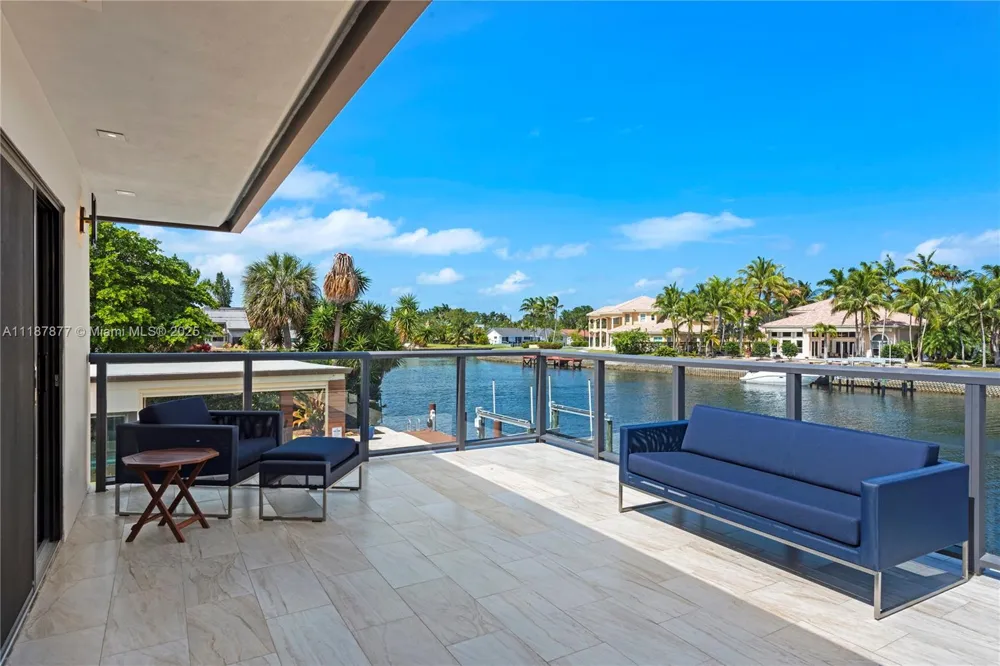 1025 Diplomat Pkwy Hollywood, FL 33019