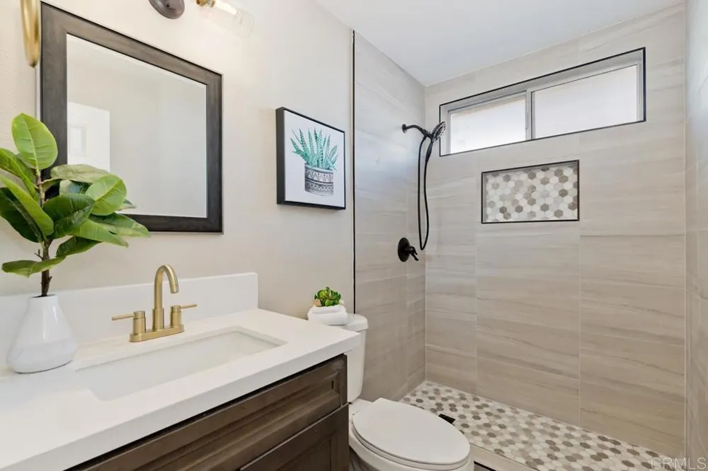 3589 Nina Street Oceanside, CA 92056