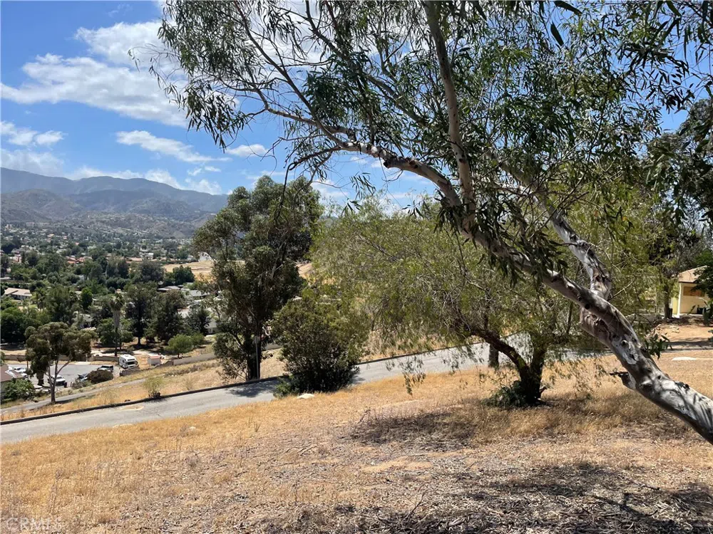 15 Bailey Drive Lake Elsinore, CA 92530