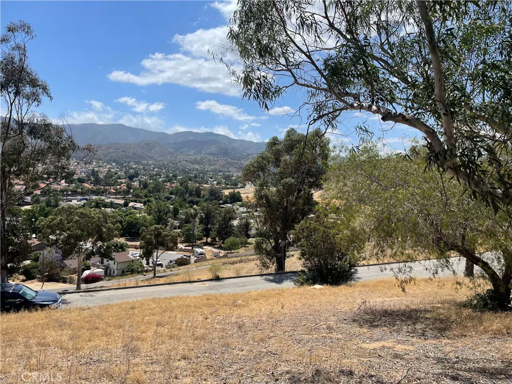 15 Bailey Drive Lake Elsinore, CA 92530
