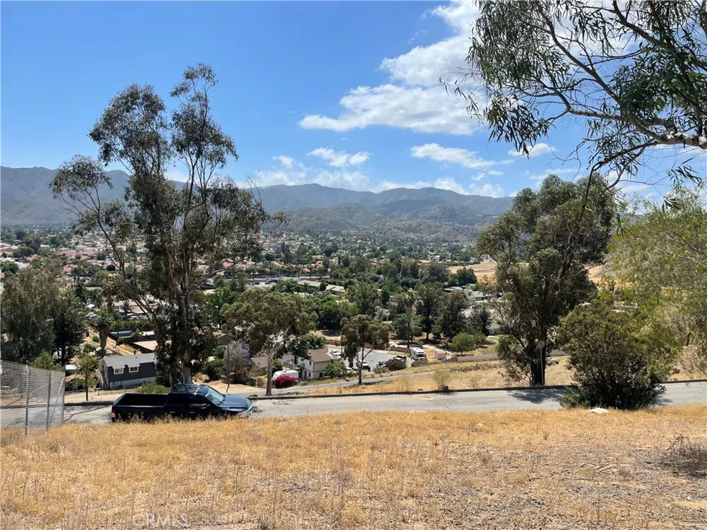 15 Bailey Drive Lake Elsinore, CA 92530