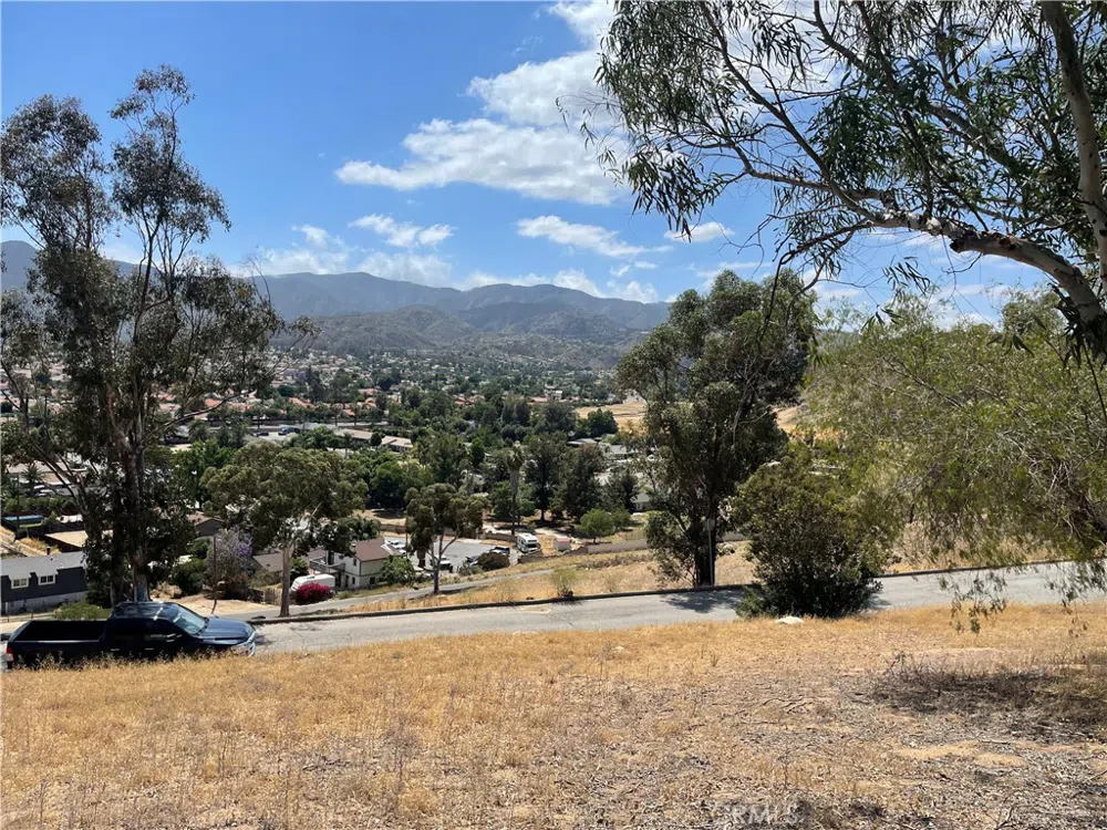 15 Bailey Drive Lake Elsinore, CA 92530